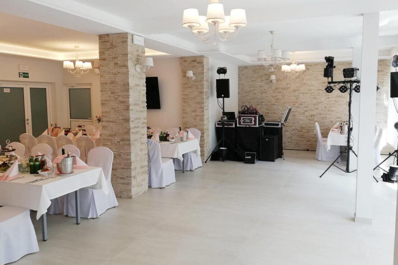 Pod Kamiennikiem Hotel Trzemesnia Luaran gambar