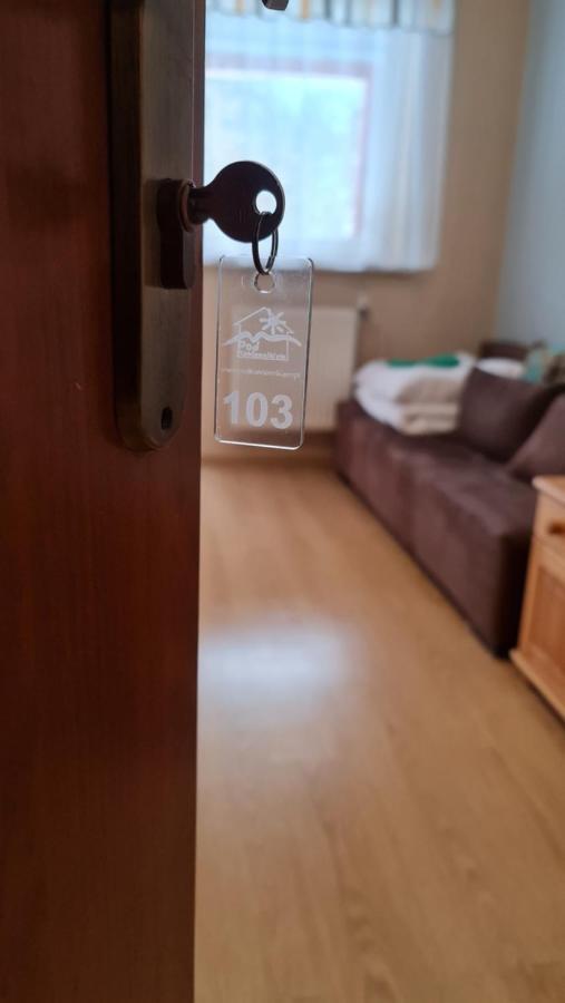 Pod Kamiennikiem Hotel Trzemesnia Luaran gambar