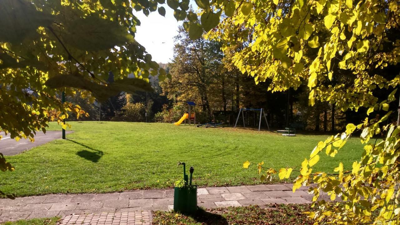 Pod Kamiennikiem Hotel Trzemesnia Luaran gambar