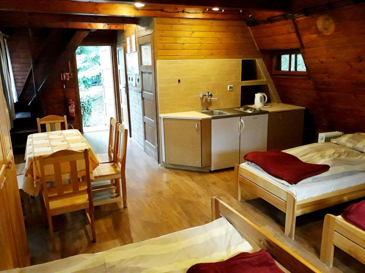 Pod Kamiennikiem Hotel Trzemesnia Luaran gambar