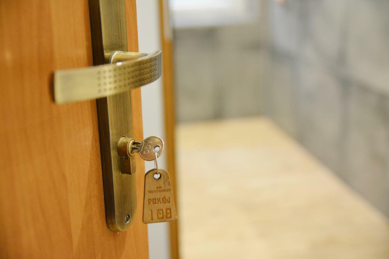 Pod Kamiennikiem Hotel Trzemesnia Luaran gambar