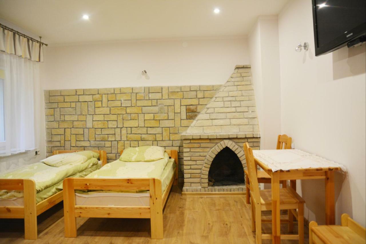 Pod Kamiennikiem Hotel Trzemesnia Luaran gambar