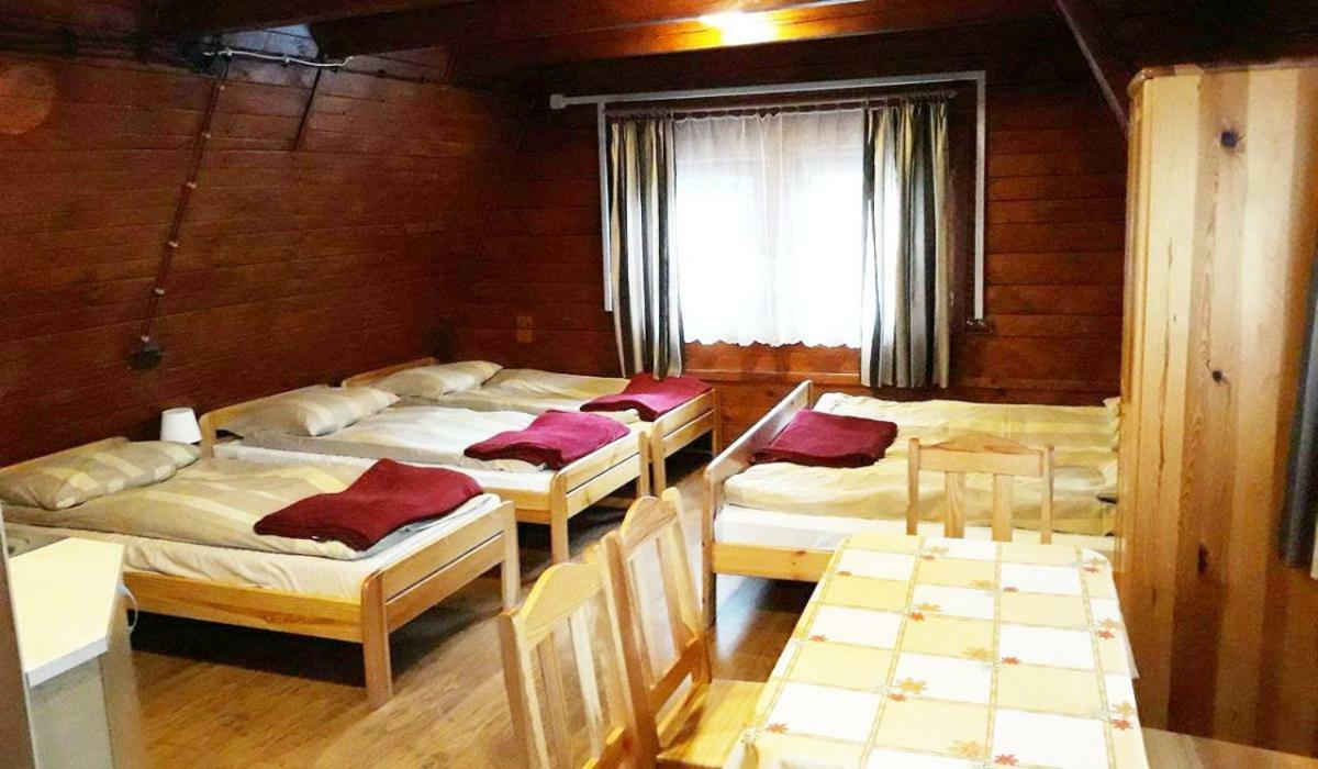 Pod Kamiennikiem Hotel Trzemesnia Luaran gambar