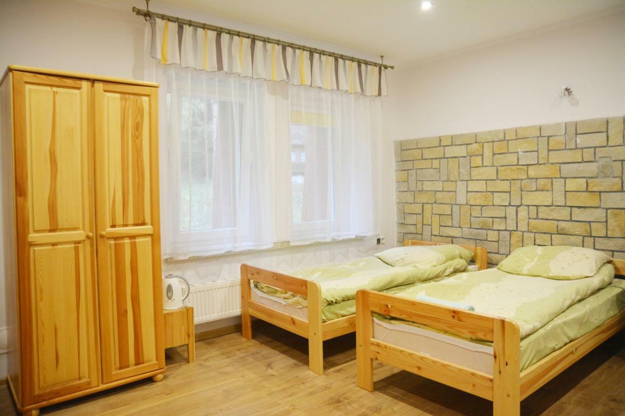 Pod Kamiennikiem Hotel Trzemesnia Luaran gambar