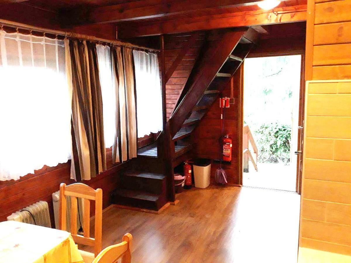 Pod Kamiennikiem Hotel Trzemesnia Luaran gambar